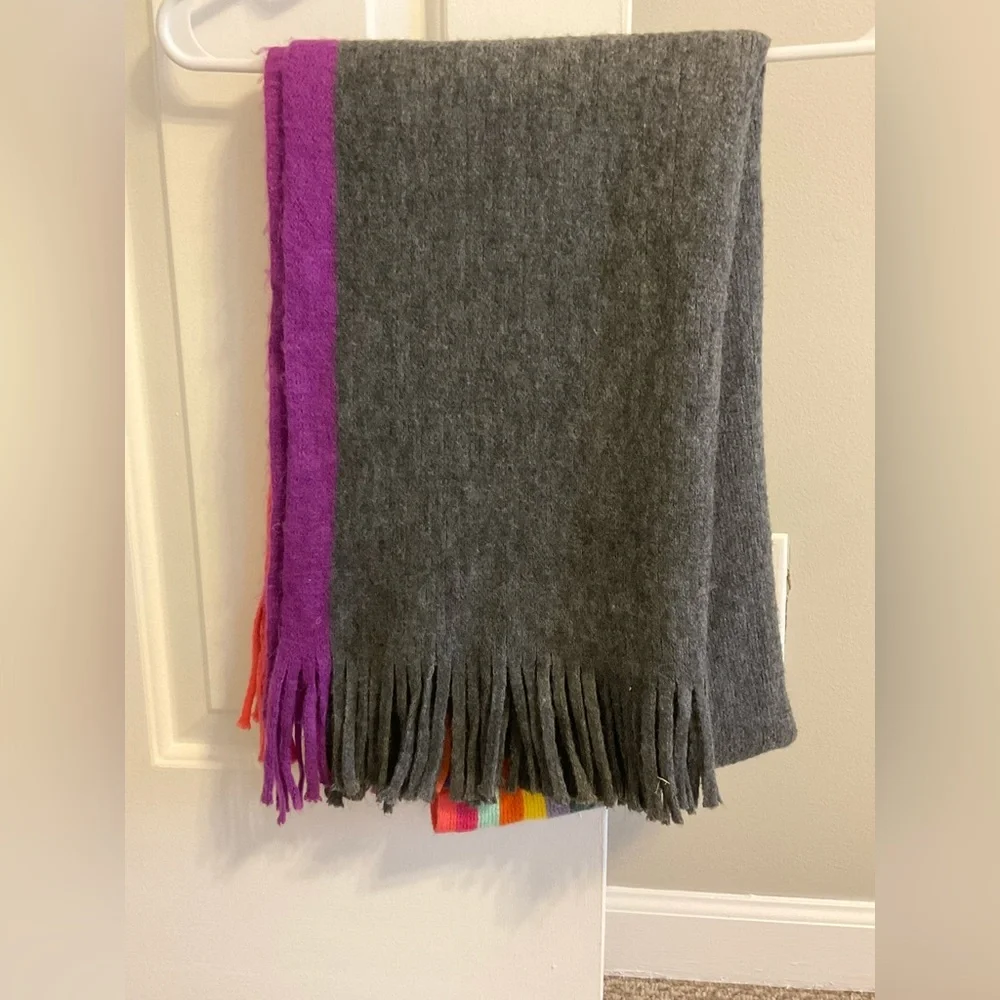 Renee’s NYC Women’s Scarf